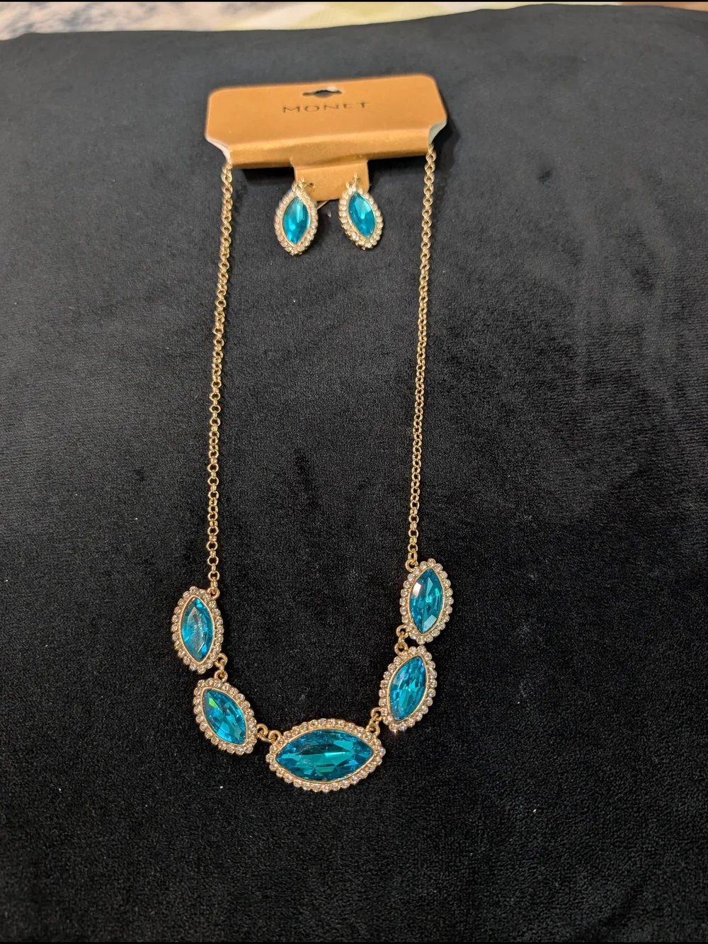 Monet gold tone